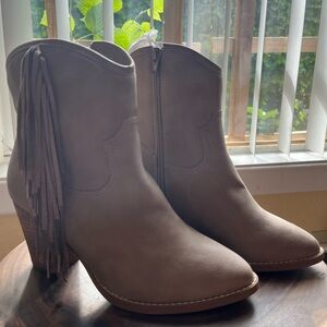 Hem Fringe Ankle Boots - Brown